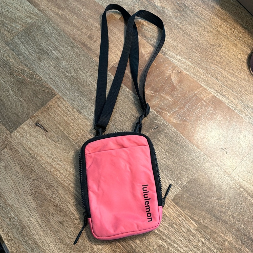 Lululemon Easy Access Crossbody Bag